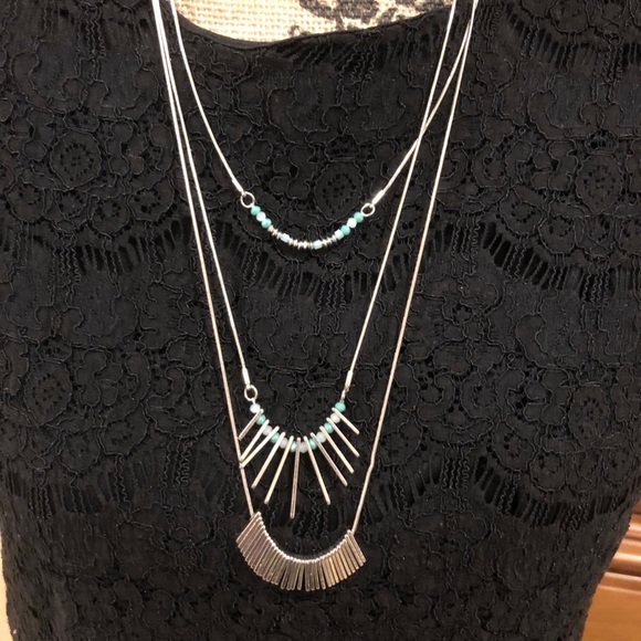 NWT Banana Republic necklace - Picture 3 of 4